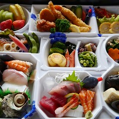 幕の内弁当の画像