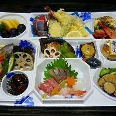 幕の内弁当の画像