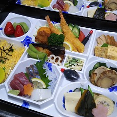幕の内弁当の画像