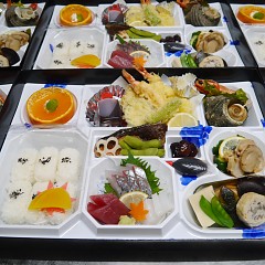幕の内弁当の画像