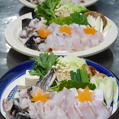 近大クエ鍋フルコースの画像