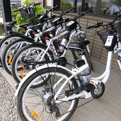 サイクリング用電動アシスト自転車の画像